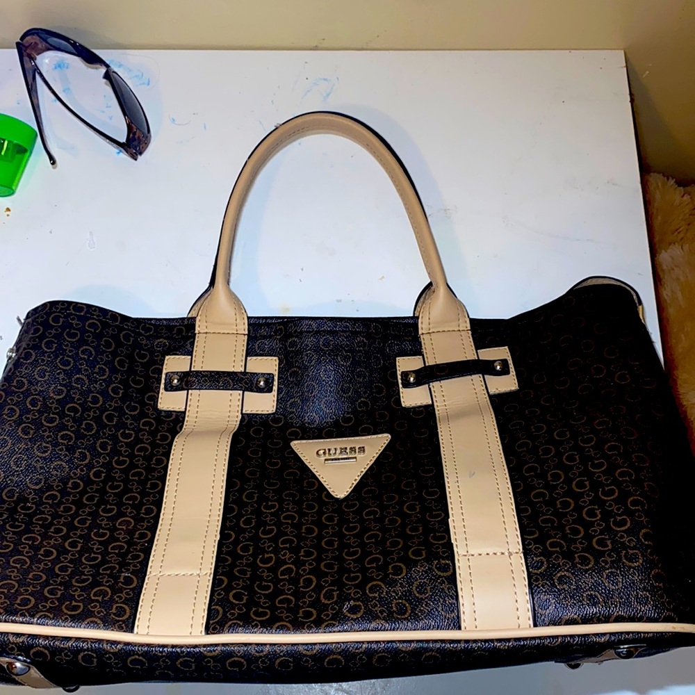 GUESS SHOULDER BAG, cheetah print in the inside